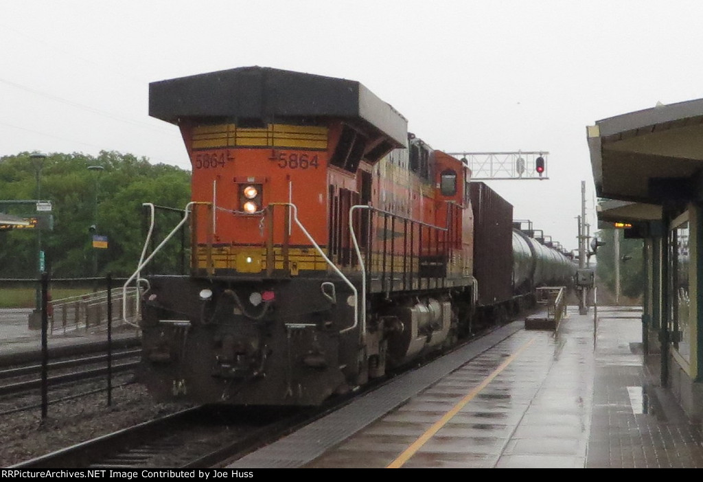 BNSF 5864 DPU